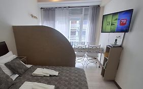 MARyMAR DEPARTAMENTO para 2 personas a 2 cuadras del mar en La Perla, MAR DEL PLATA